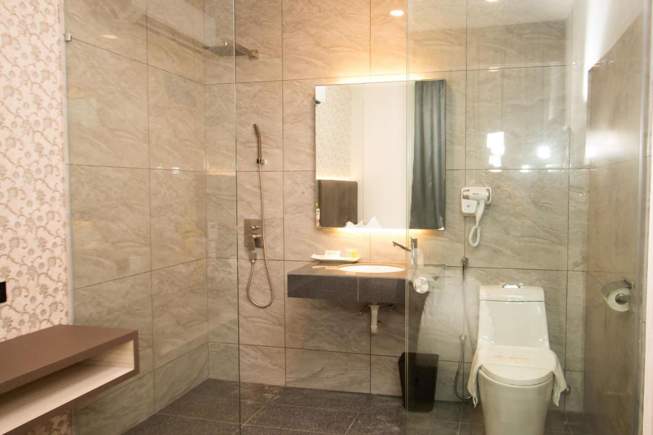 Spring Season Hotel Muar Ngoại thất bức ảnh